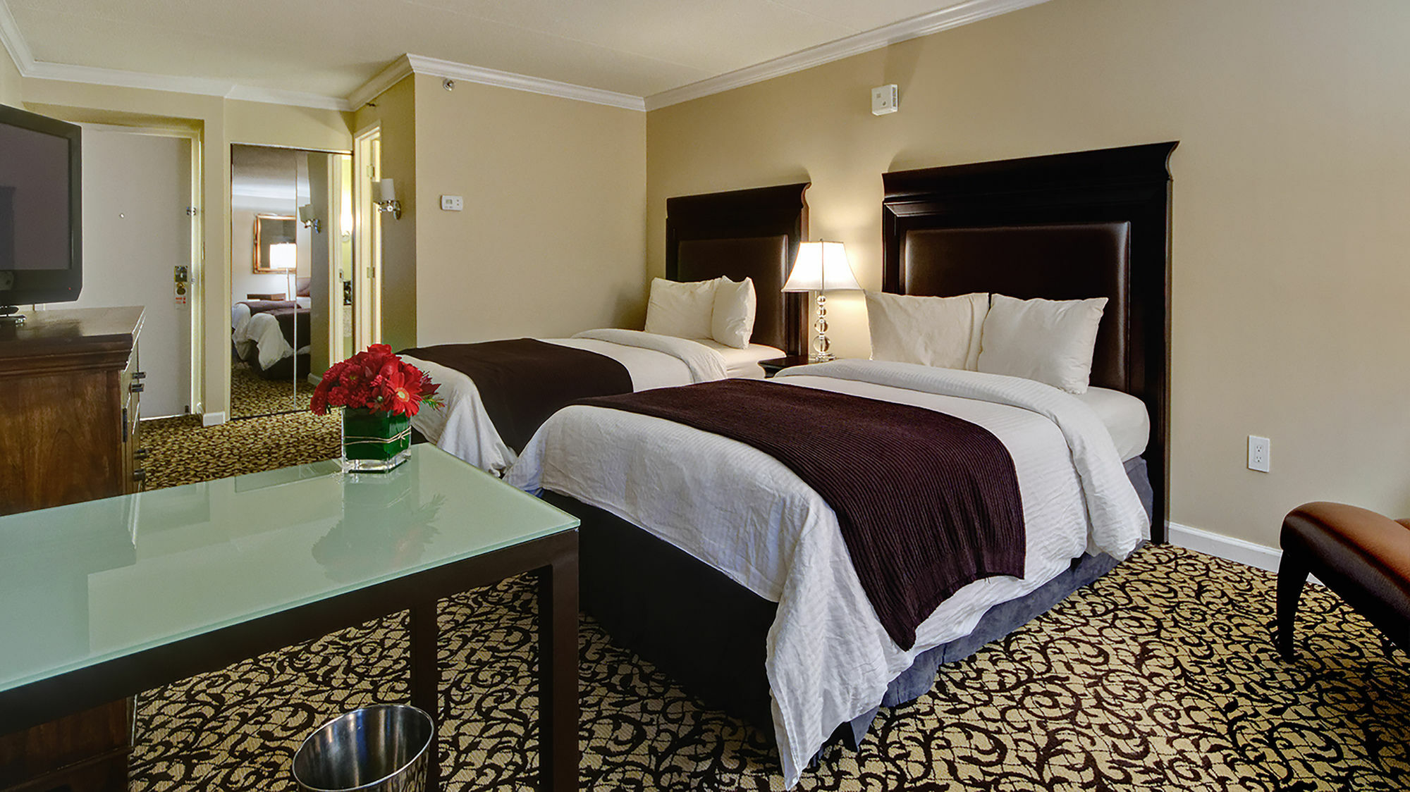 Bella Vista Hotel & Suites Lynchburg Exterior photo